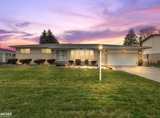 36719 Ridgecroft Dr, Sterling Heights, MI 48312