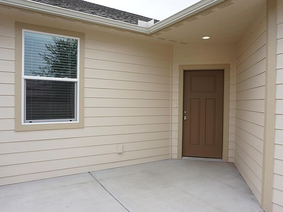 2nd image of 118 S Drummond Ln