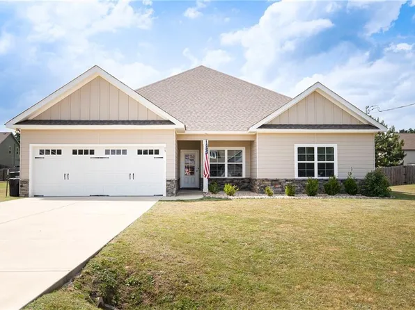 15 Maxwell Dr, Fort Mitchell, AL 36856