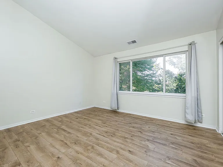 2943 Kentshire Cir — Photo 11
