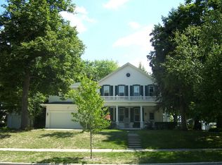 1009 N 4th St, Watertown, WI 53098