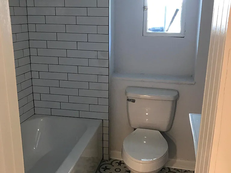3413 Carondelet St #A — Photo 4
