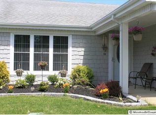 10 Harrogate Ln, Manchester Township, NJ