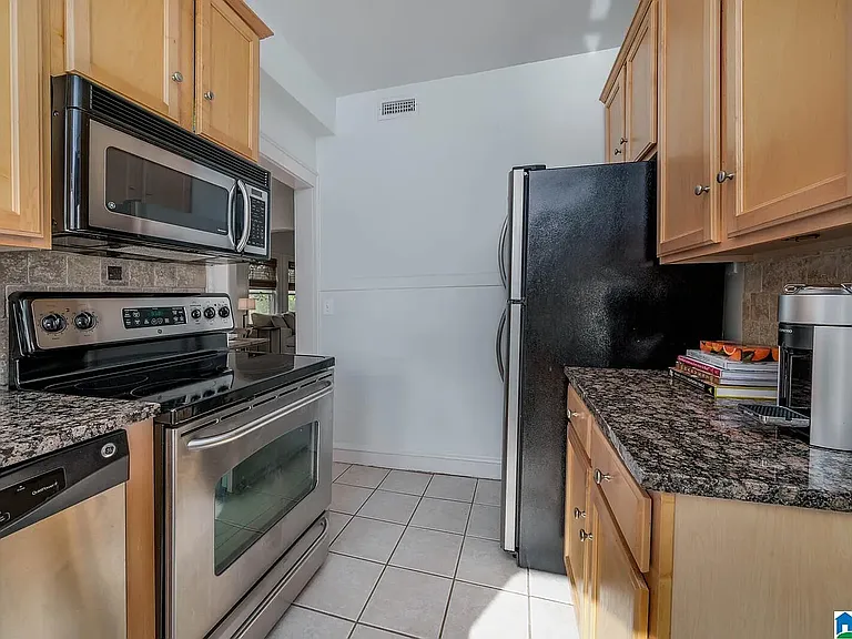 2242 Arlington Ave S #9 — Photo 25