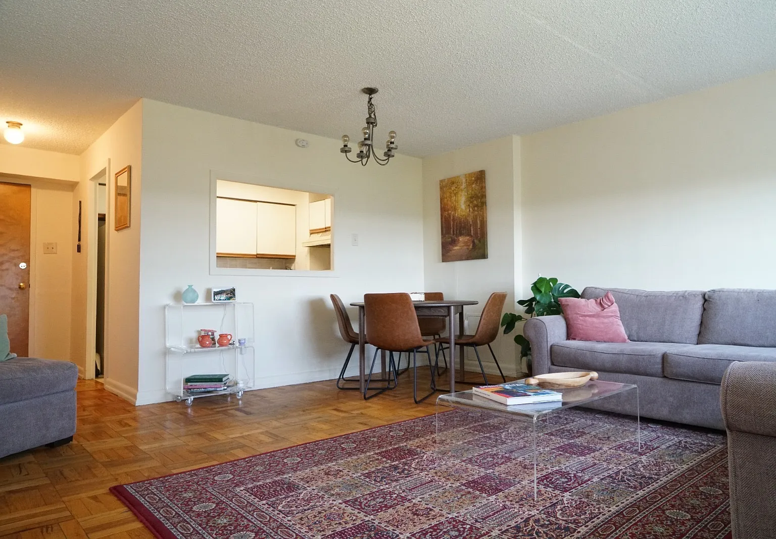 2 bed, 825 sqft, $1,950 — Photo 2