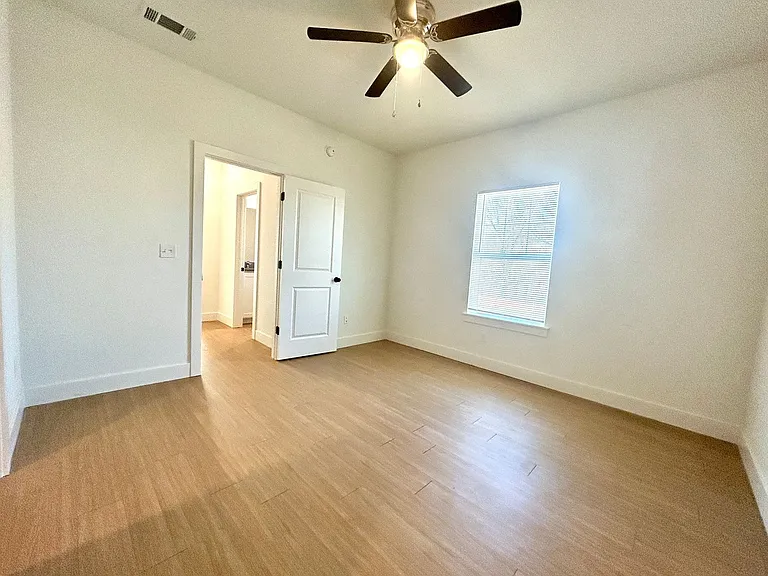 1820 Riverview Drive — Photo 30