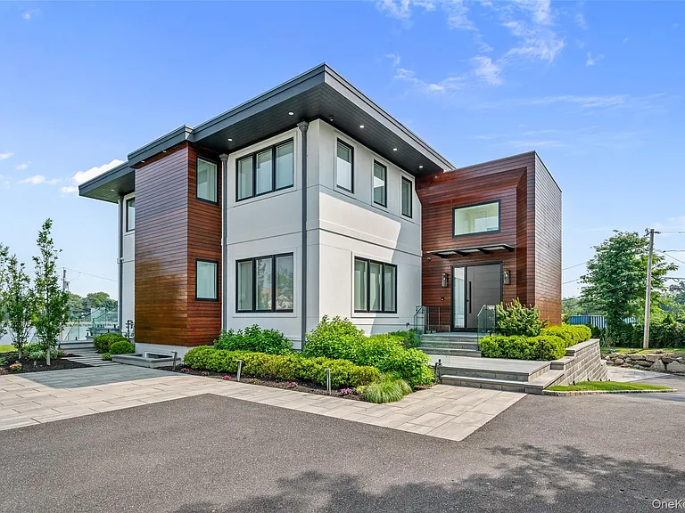 70 Candy Lane, Great Neck, Property Image