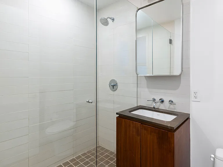 555 W 59th St #Townhouse 3C — Photo 13