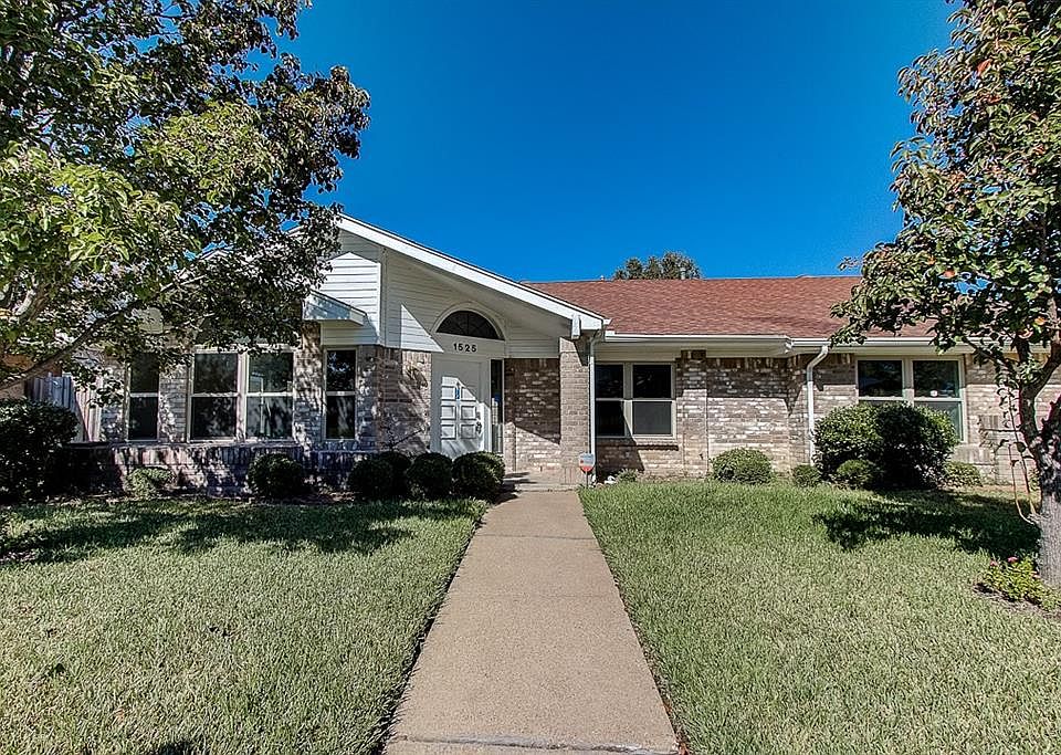 1st image of 1525 Oxford Pl