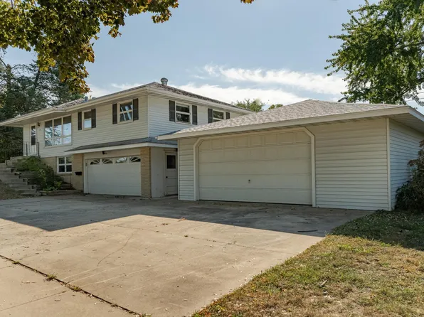 1114 Elton Hills Dr NW, Rochester, MN 55901