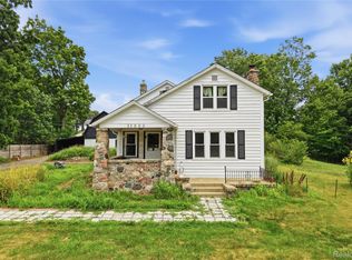 31000 Drake Rd, Farmington Hills, MI 48331