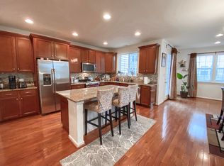 42260 Dean Chapel Sq, Chantilly, VA 20152