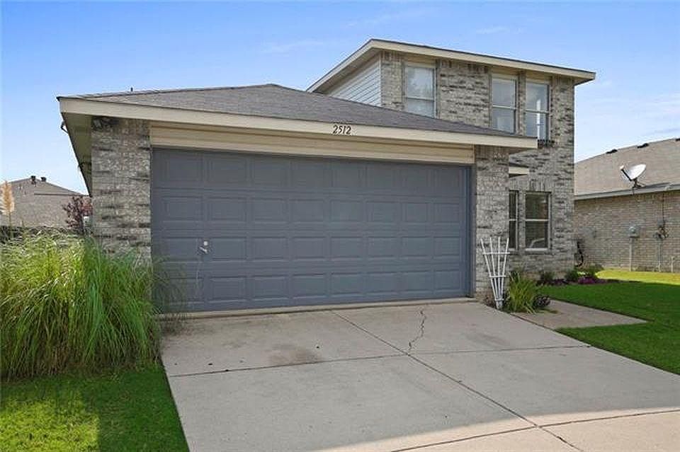 1st image of 2512 Ash Dr