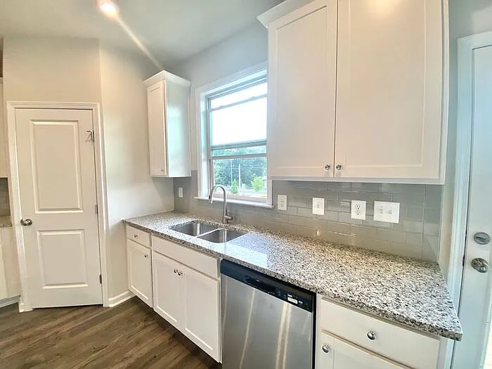 230 Mahone Dr — Photo 7