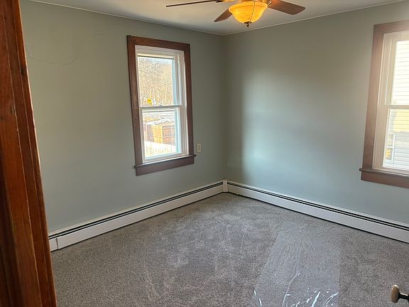 3rd image of 48 Oak St