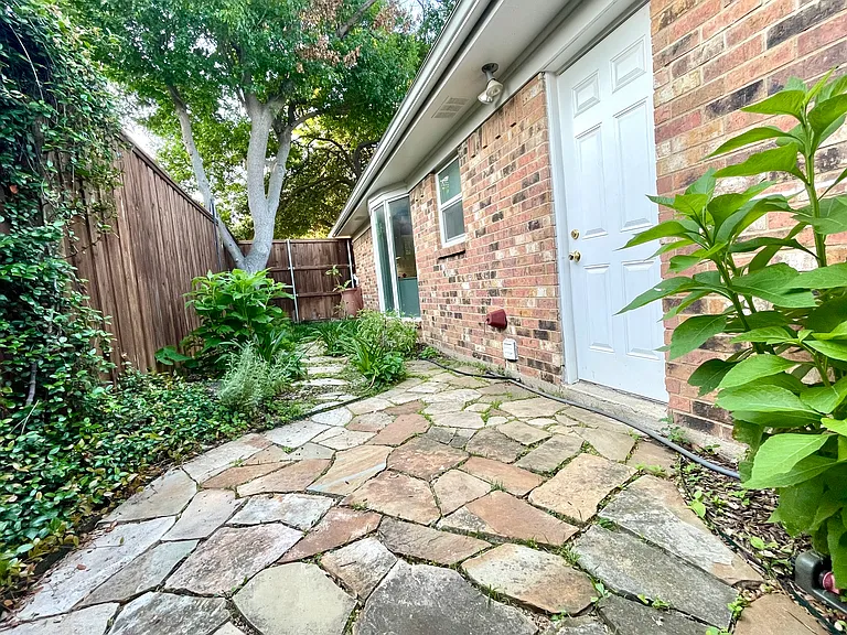 7814 La Manga Dr — Photo 12