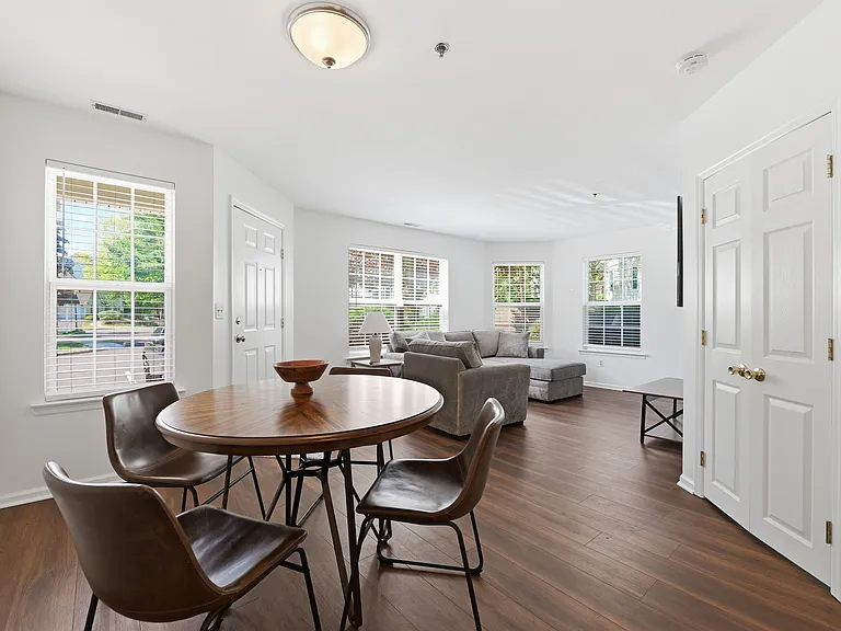 5301 Tudor Dr — Photo 9