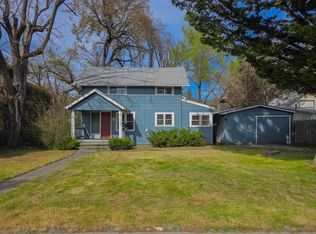 814 NW C St, Grants Pass, OR 97526
