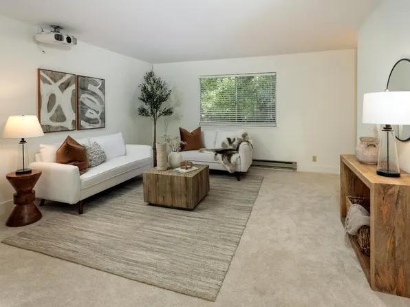 264 N Whisman Rd APT 19, Mountain View, CA 94043