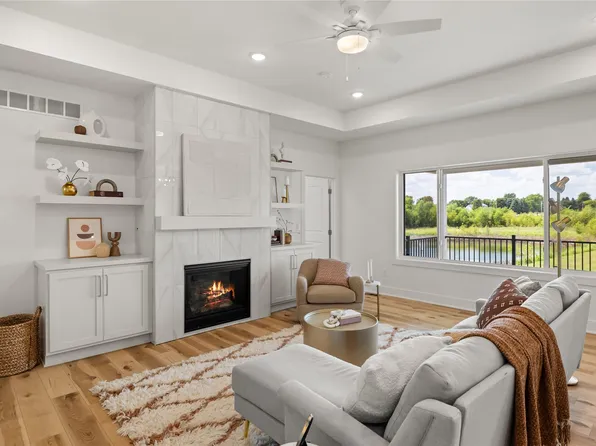 778 NE 71st St, Pleasant Hill, IA 50327