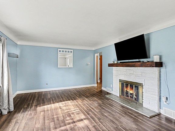 3rd image of 1109 Pacelli St