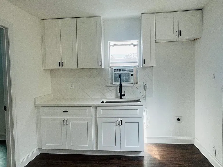 413 N Live Oak St #3 — Photo 2