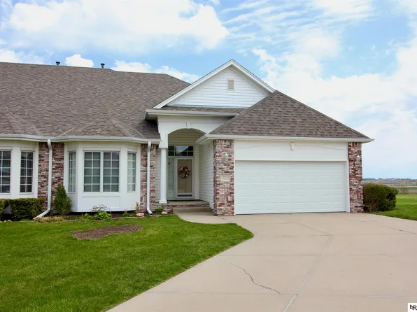2908 Eagle Hills Cir, Papillion, NE 68133