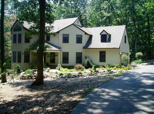 1294 Glatco Lodge Rd, Hanover, PA 17331