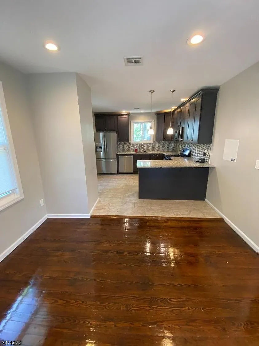 3 bed, 1.0 bath, $2,800 — Photo 4