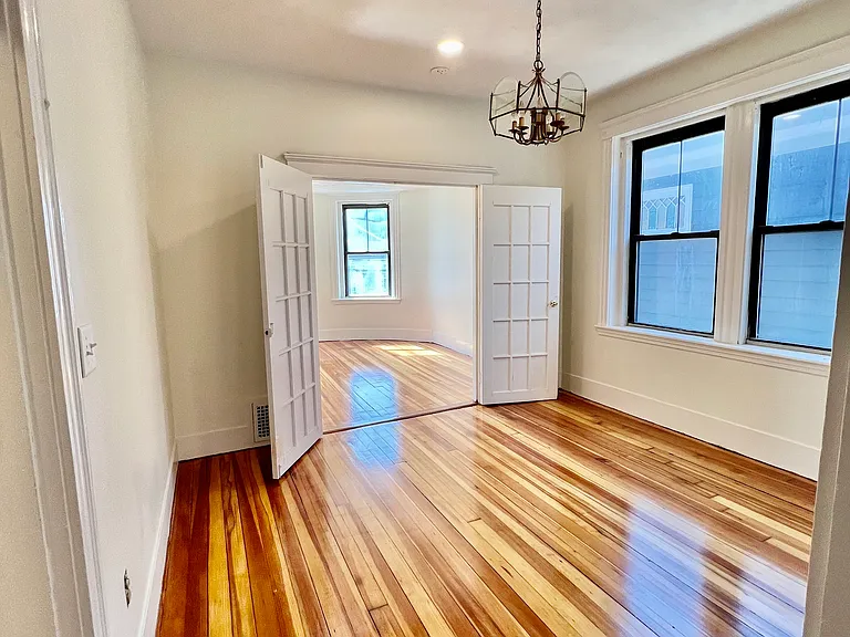 48 Endicott St #2R — Photo 12