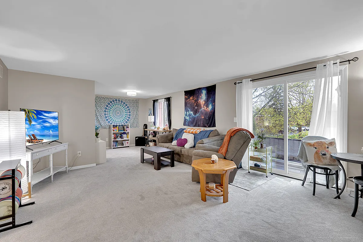 Building Photo - 225 Charter Oaks Dr #3