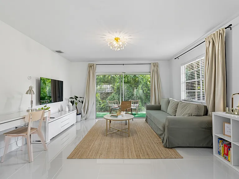 5310 Desoto Pl — Photo 8