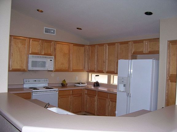 2nd image of 1086 E Jasper Dr