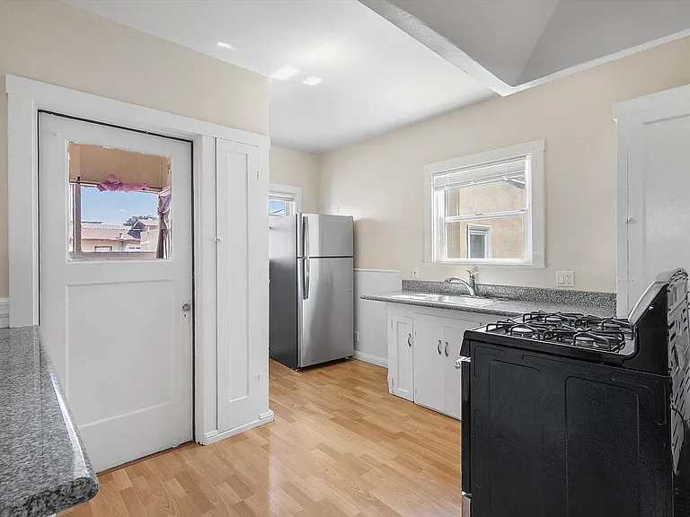 731 Central Ave — Photo 6