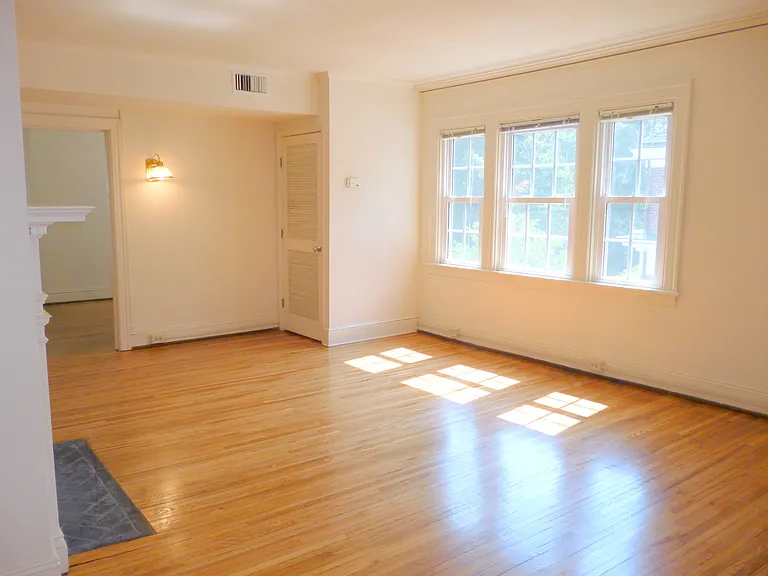 10 University Cir — Photo 12