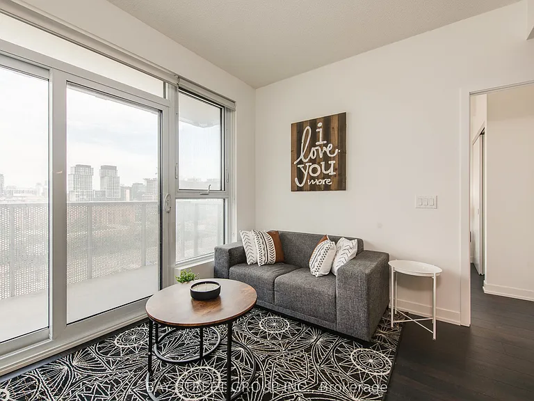 20 Richardson St #918 — Photo 14