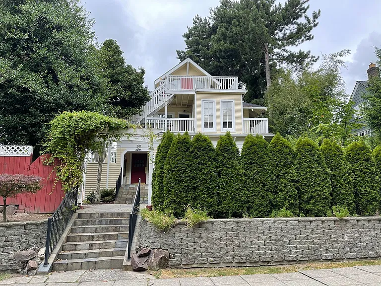 5235 17th Ave NE, Seattle WA 98105 — Photo 1