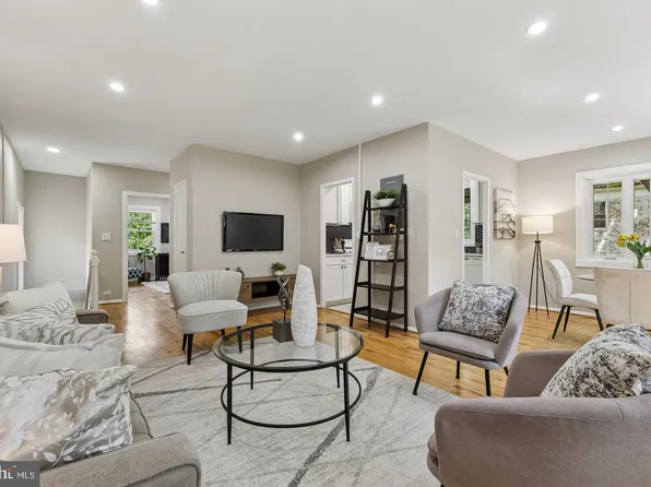 1024 Valley Dr, Alexandria, VA 22302