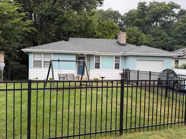 715 N Limestone Ln, Peoria, IL 61604