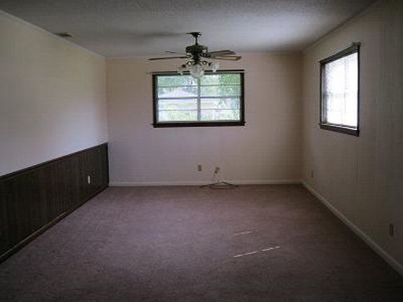 4th image of 107 Queen Dr