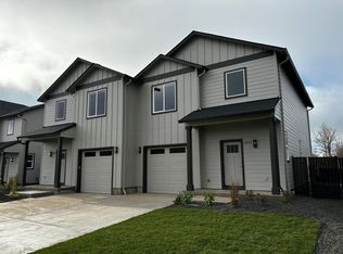 2402 Leonard Ln, Lebanon, OR 97355