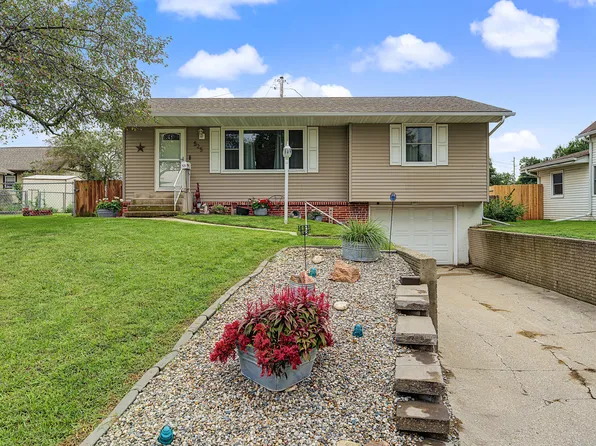 525 5th St, Nevada, IA 50201