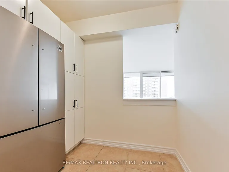 19 Four Winds Dr #602 — Photo 15