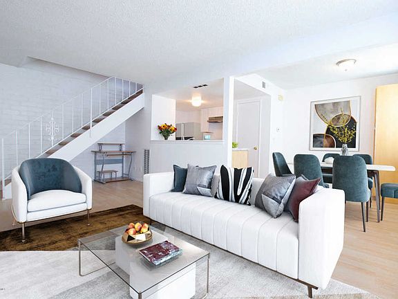 2nd image of 637 Paseo La Perla