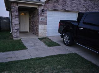 2342 Kingsway Dr, Arlington, TX 76012