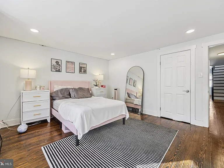 14 Maple St — Photo 12