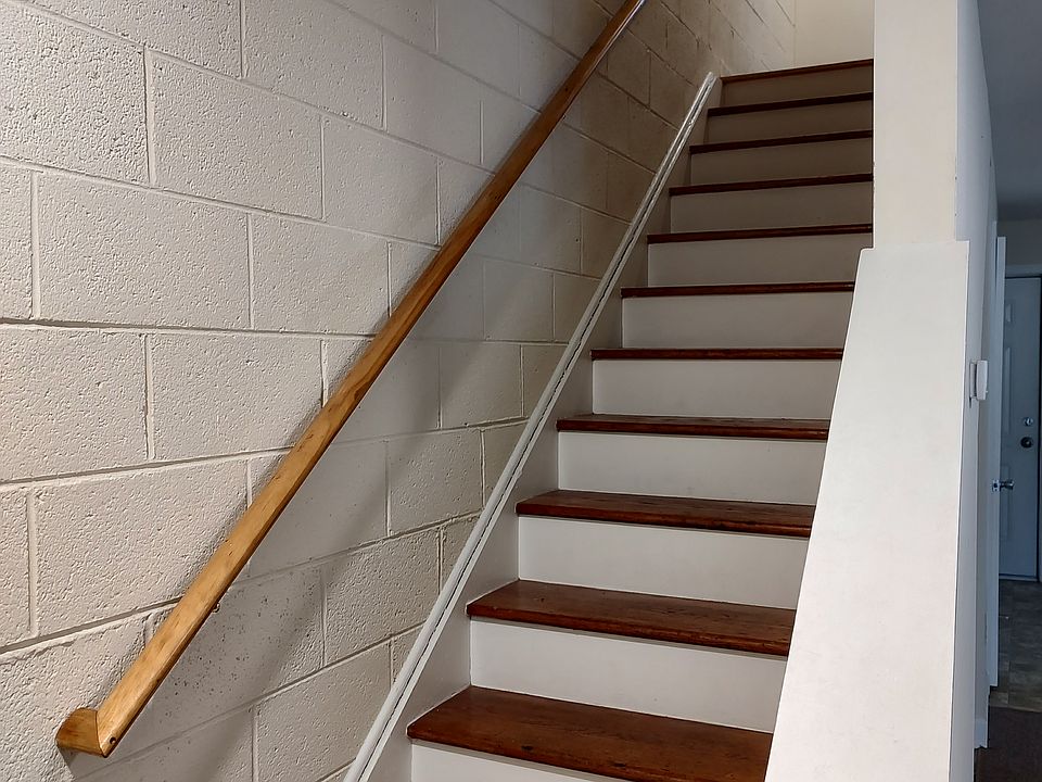 2nd image of 256 Lindsay Dr