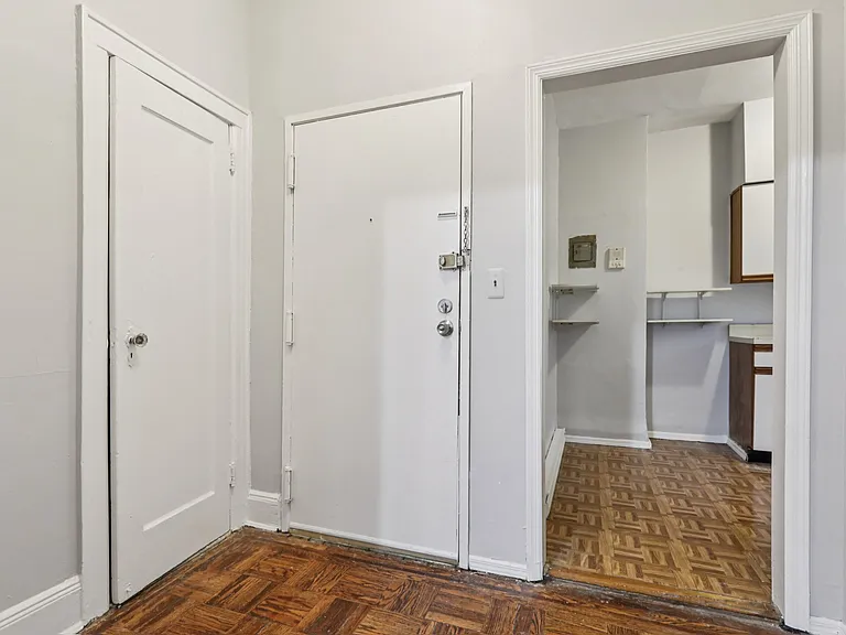 262 Clendenny Ave #6 — Photo 4