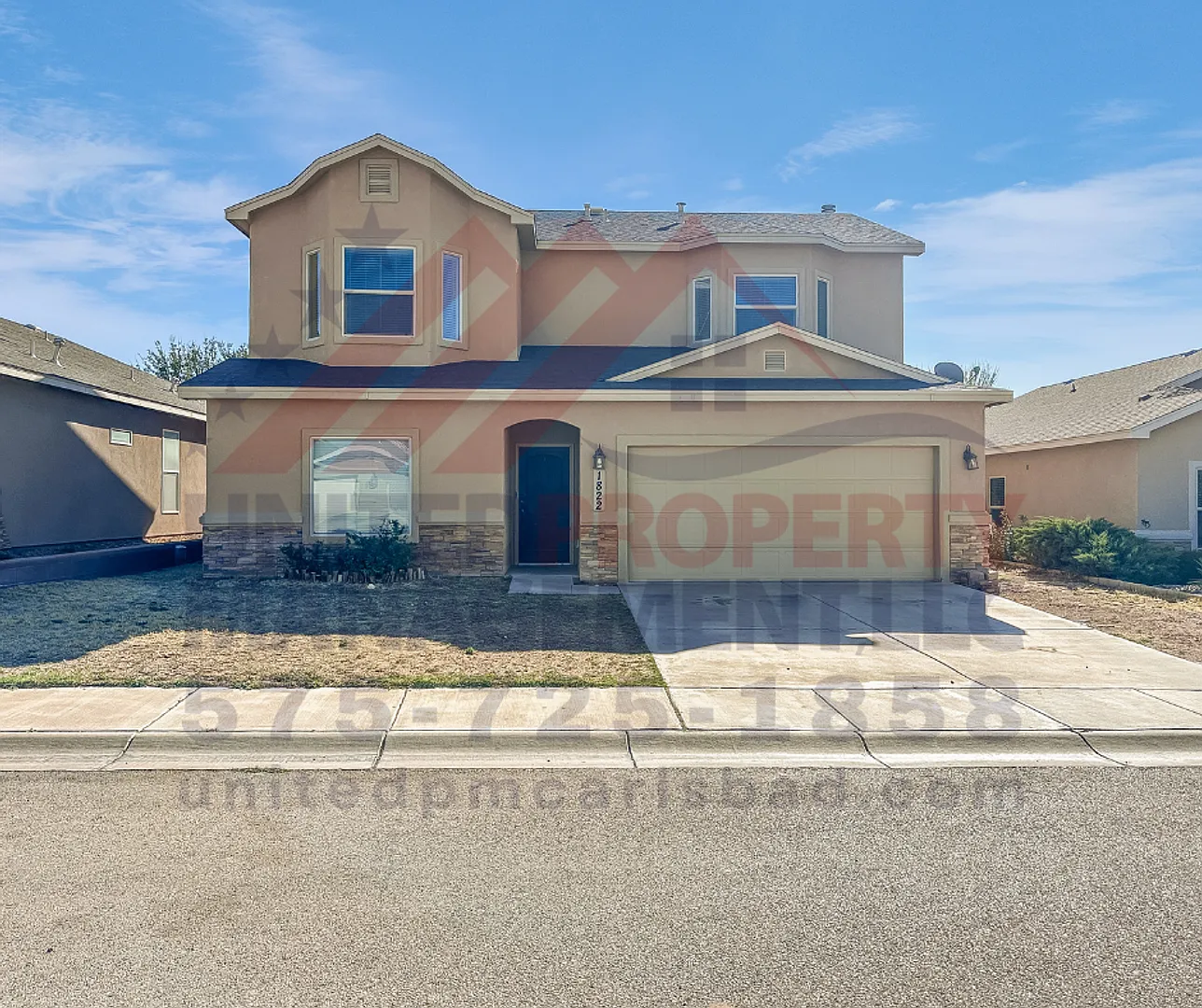 Spacious 4-Bedroom Home in Carlsbad NM — Photo 1
