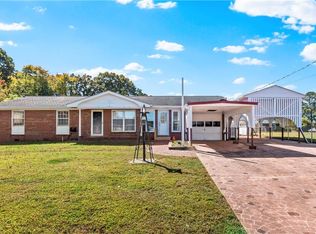 930 Rock Spring Dr, Winston Salem, NC 27105